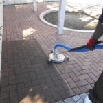 インターロッキングブロック洗浄中